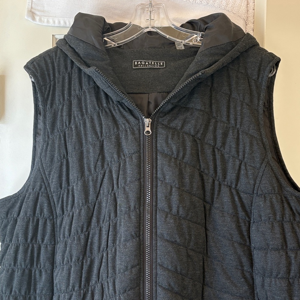 NWT 2X Bagatelle Charcoal Quilted Vest with Hood cold climate control tech.